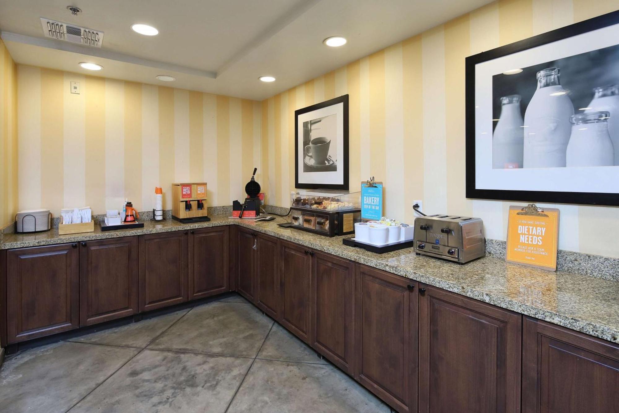 Hampton Inn & Suites Tucson Mall Экстерьер фото