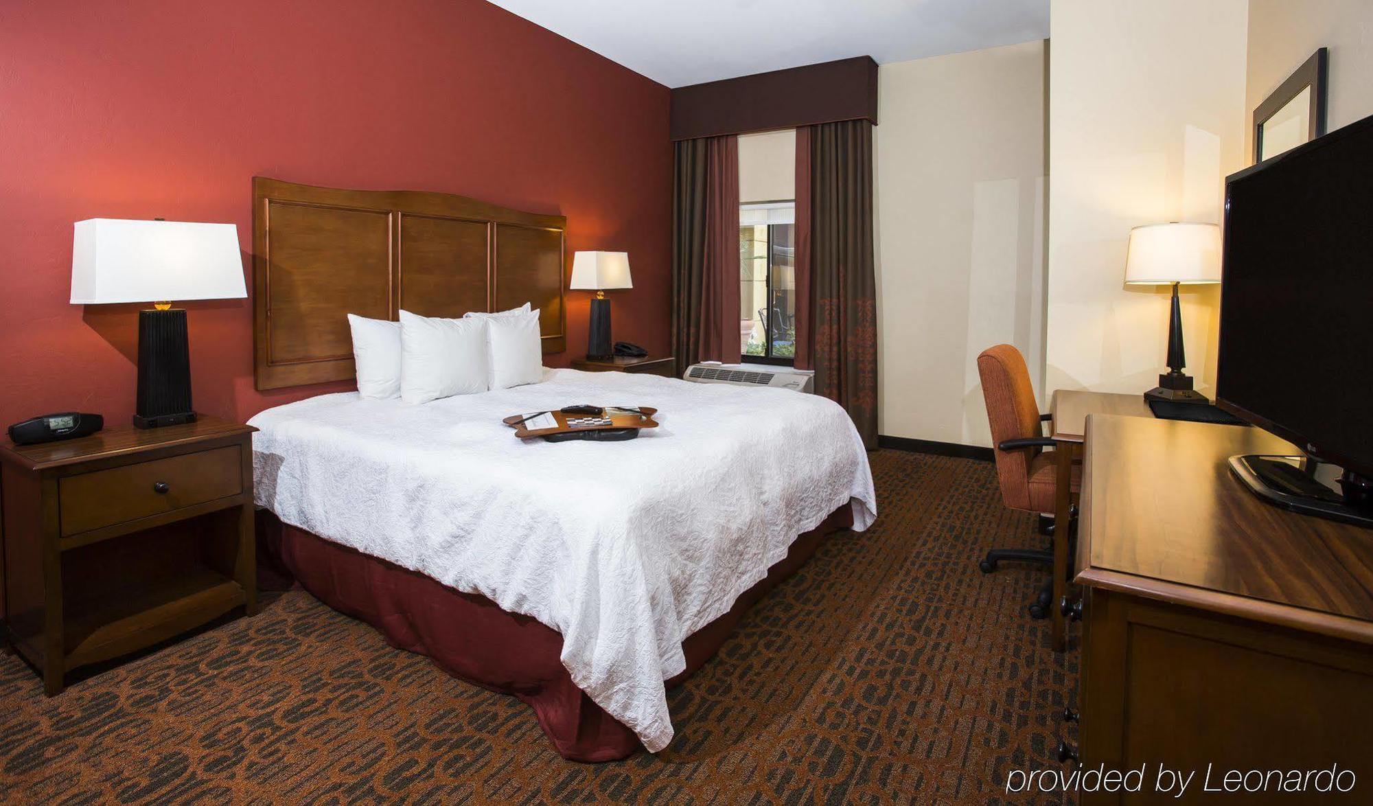 Hampton Inn & Suites Tucson Mall Экстерьер фото